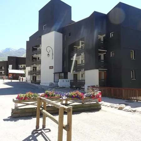 3 Pieces Renove 30m², Acces Direct Aux Pistes, Parking Couvert, Les Menuires - Fr-1-178-388 Apartment *